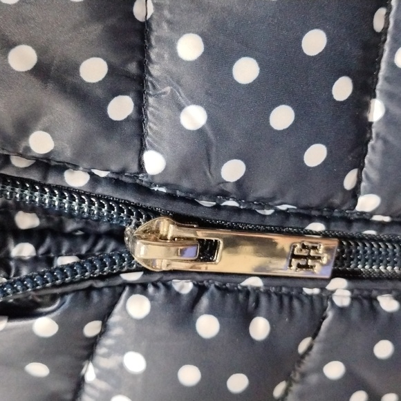 Tommy Hilfiger black and white polka dots zip vest. Large - Picture 6 of 9